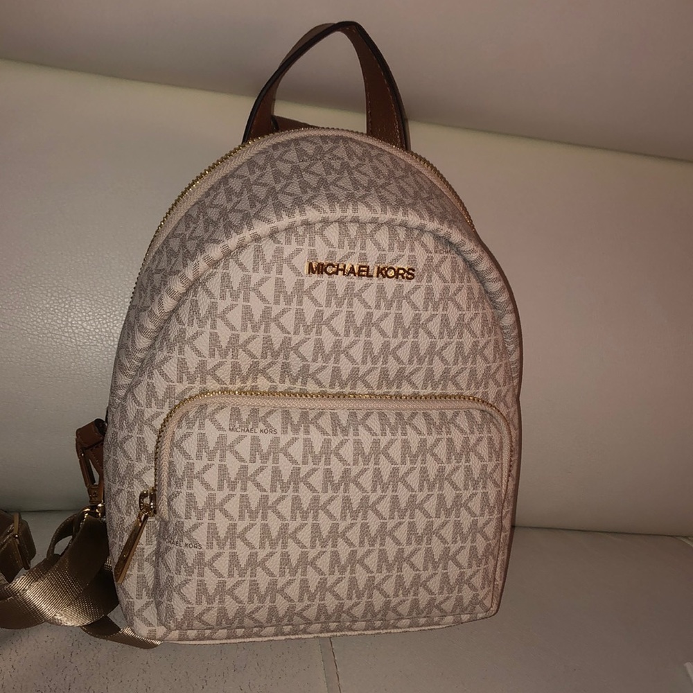 Michael Kors Women’s Erin Small Backpack (Vanilla)